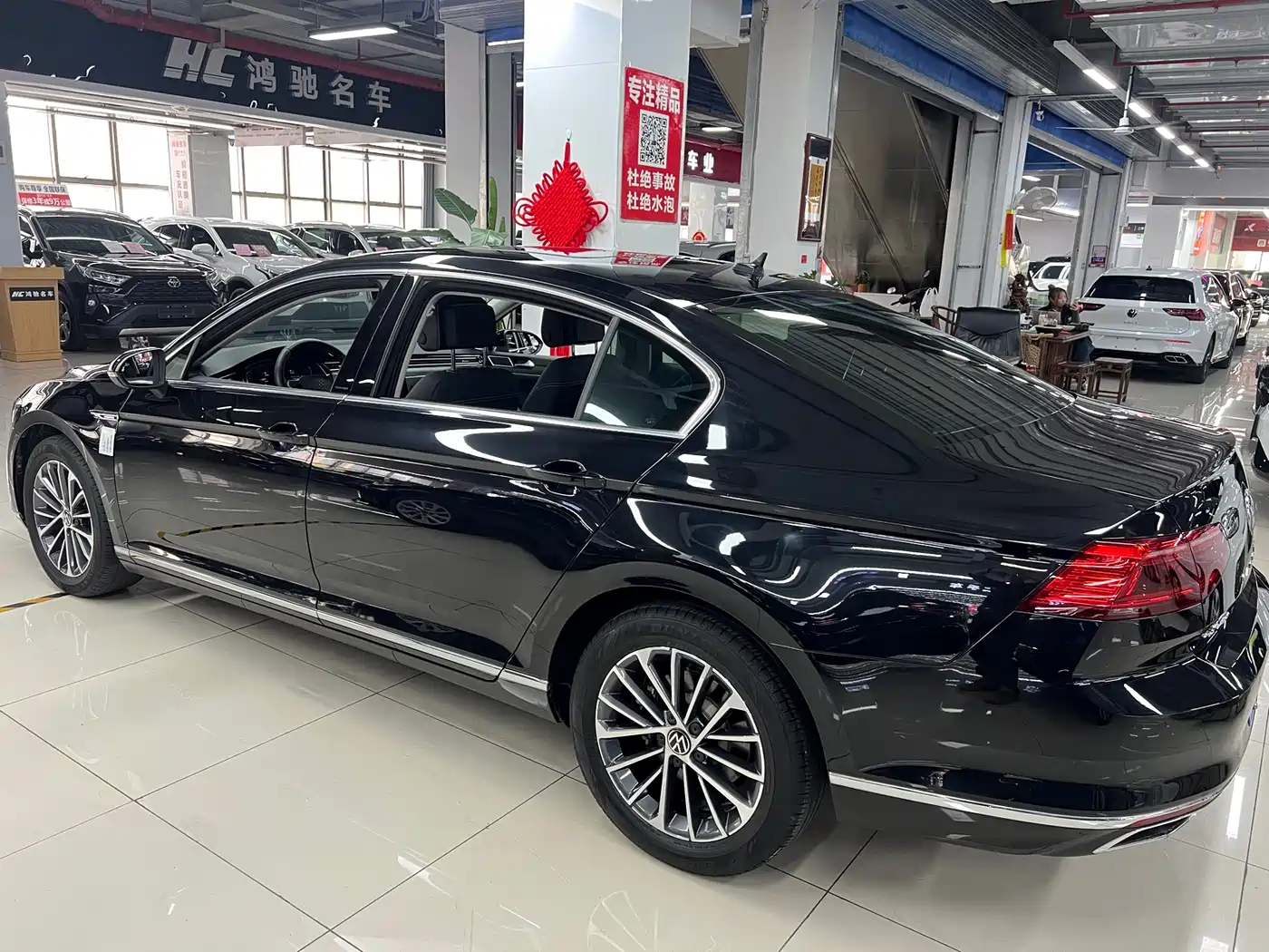 Volkswagen Magotan 2020 330TSI DSG Luxury фото 5