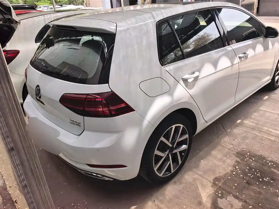Volkswagen Golf 2018 230TSI Automatic Comfort фото 3