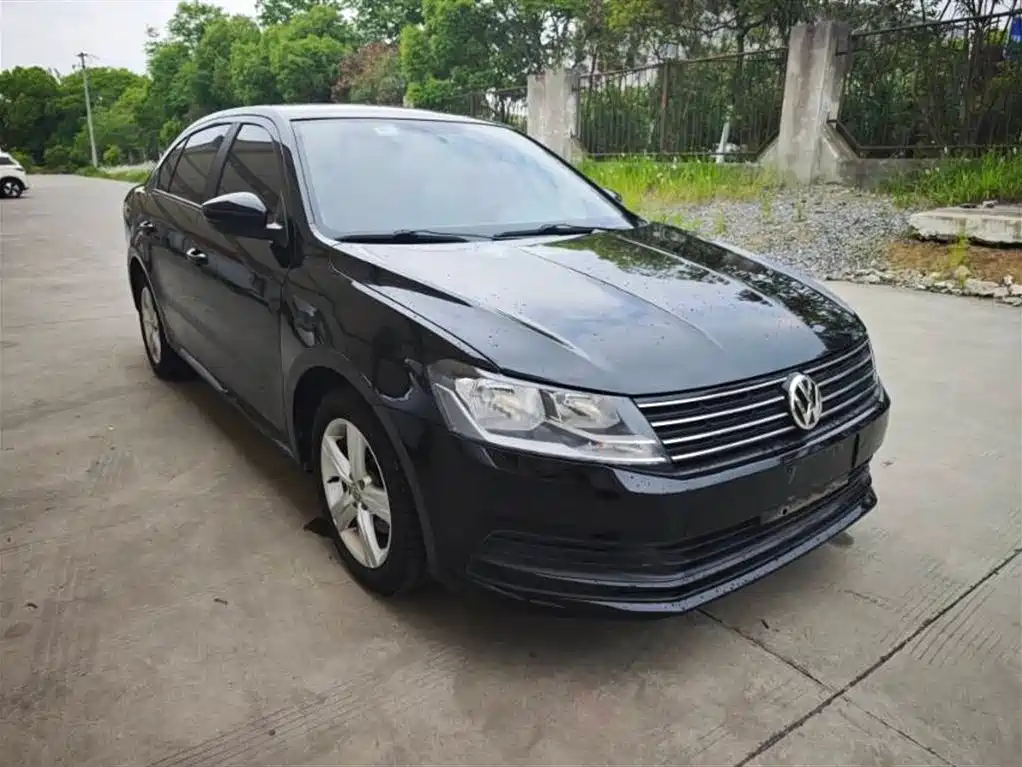 Volkswagen Lavida 2018 Classic 1.5L Automatic Trend China VI фото 3