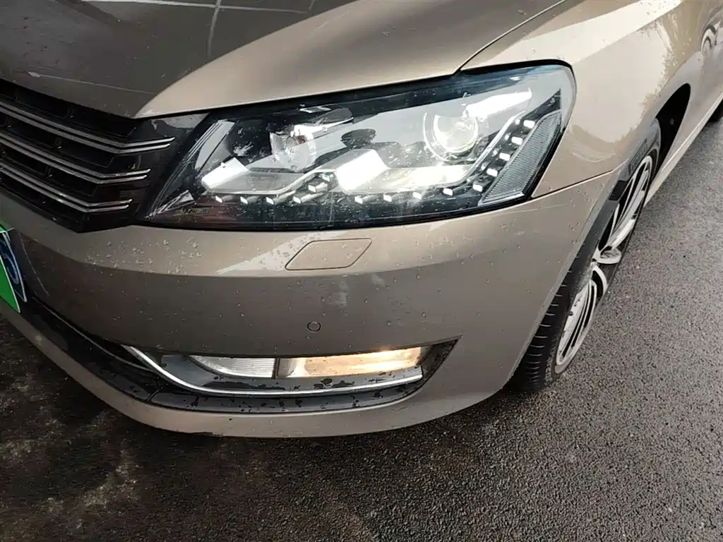 Volkswagen Passat 2015 1.8TSI DSG Prestige Edition фото 24