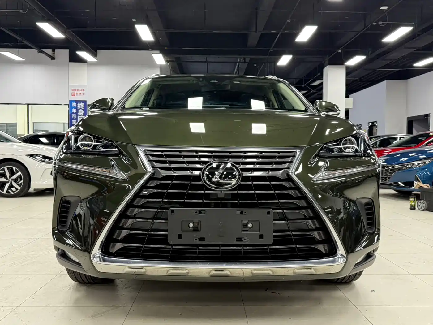 Фото 3 - Lexus NX