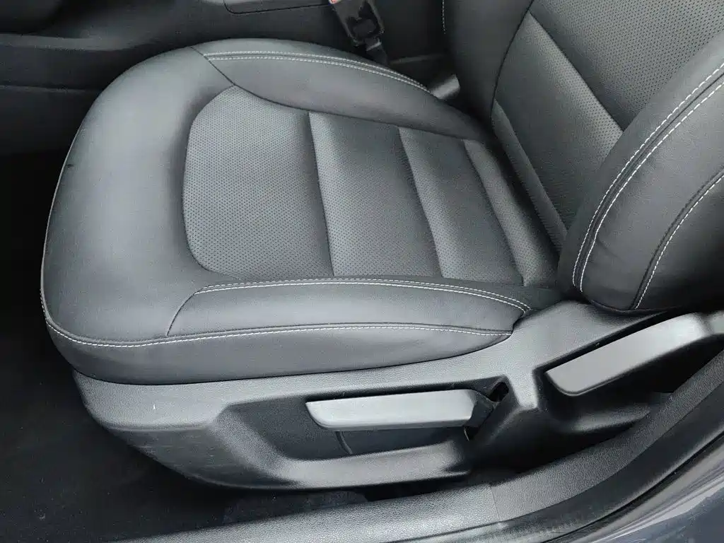 Фото 20 - Geely Emgrand GL