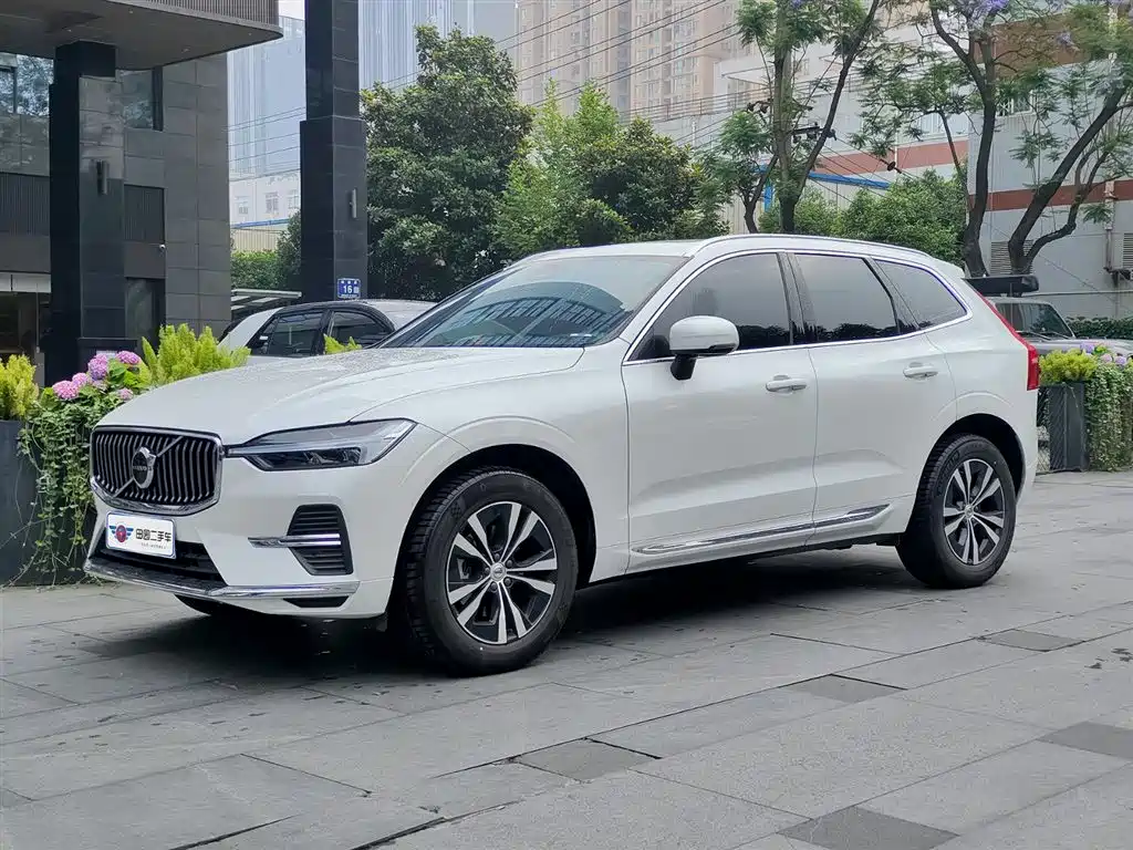 Volvo XC60 2024 B5 AWD Zhiyi Luxury Edition
