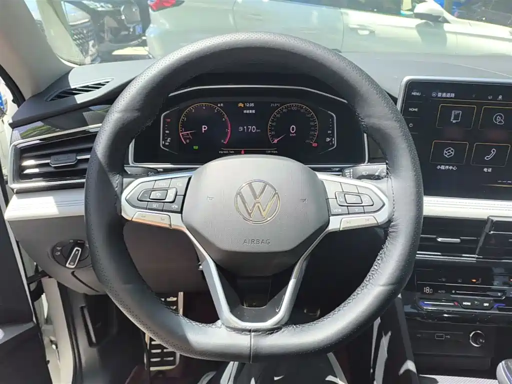 Volkswagen Tiguan L 2024 Outstanding 300TSI Auto 2WD Dragon Soaring Edition фото 11