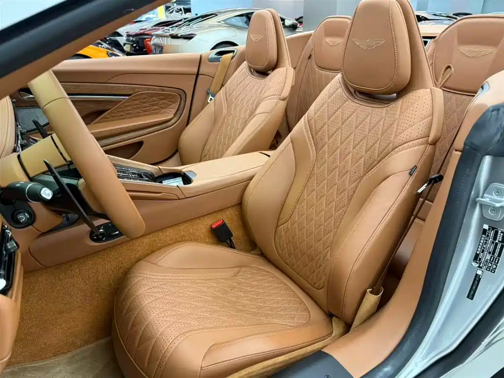 Aston Martin DB12 2023 4.0T V8 Volante фото 5