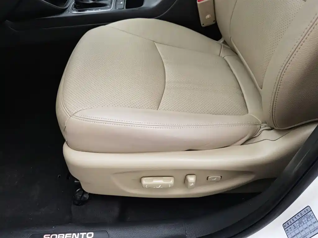 Photo 20 - Kia Sorento