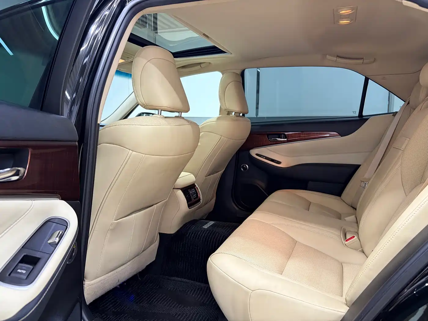 Toyota Crown 2015 2.0T Fashion фото 5