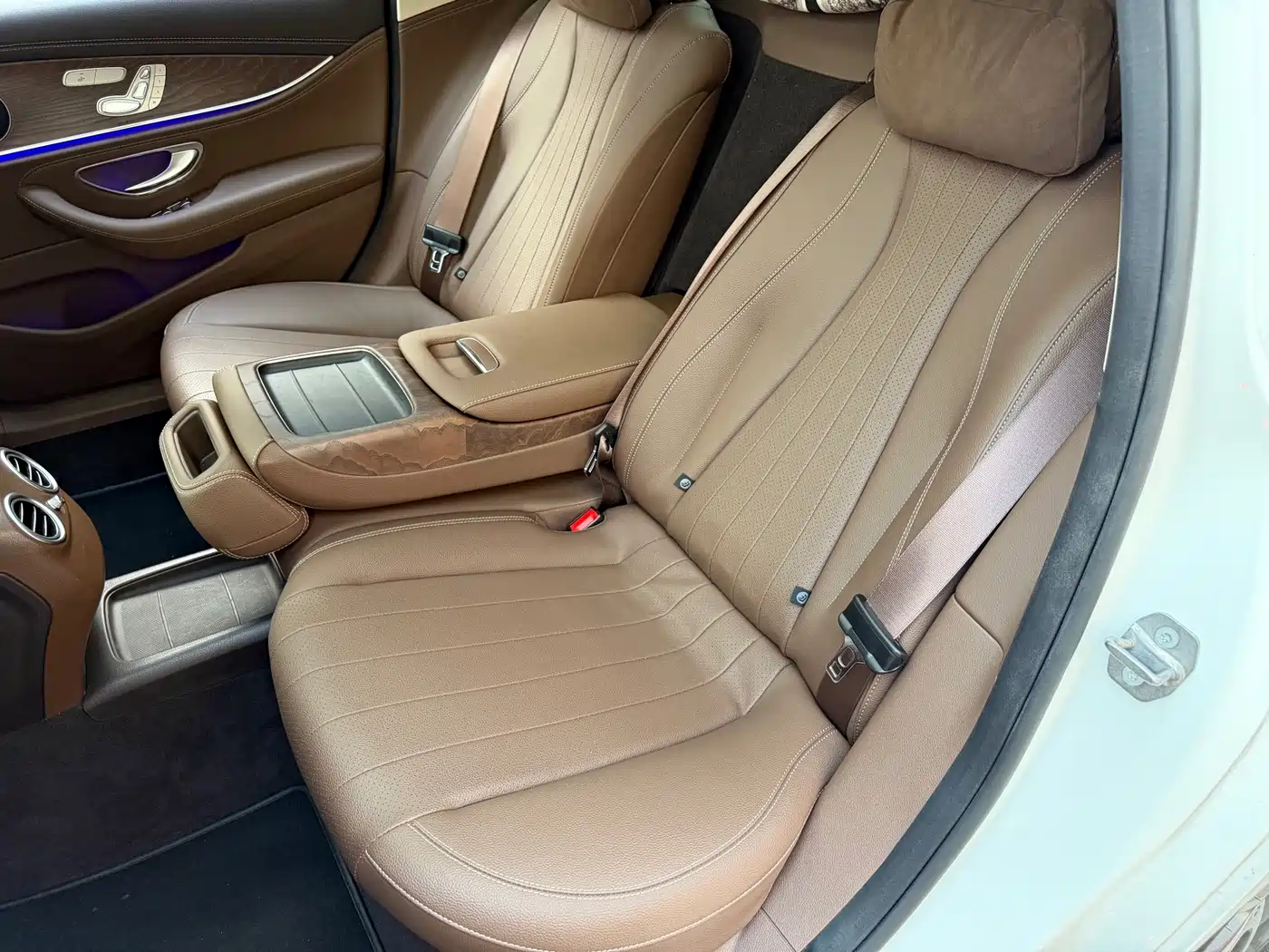Mercedes-Benz E-Class 2019 E 300 L Luxury фото 8