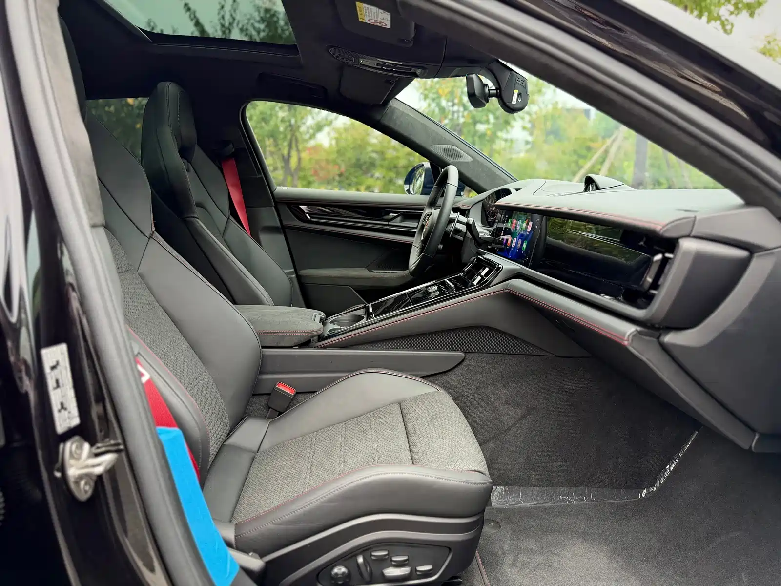 Фото 19 - Porsche Panamera