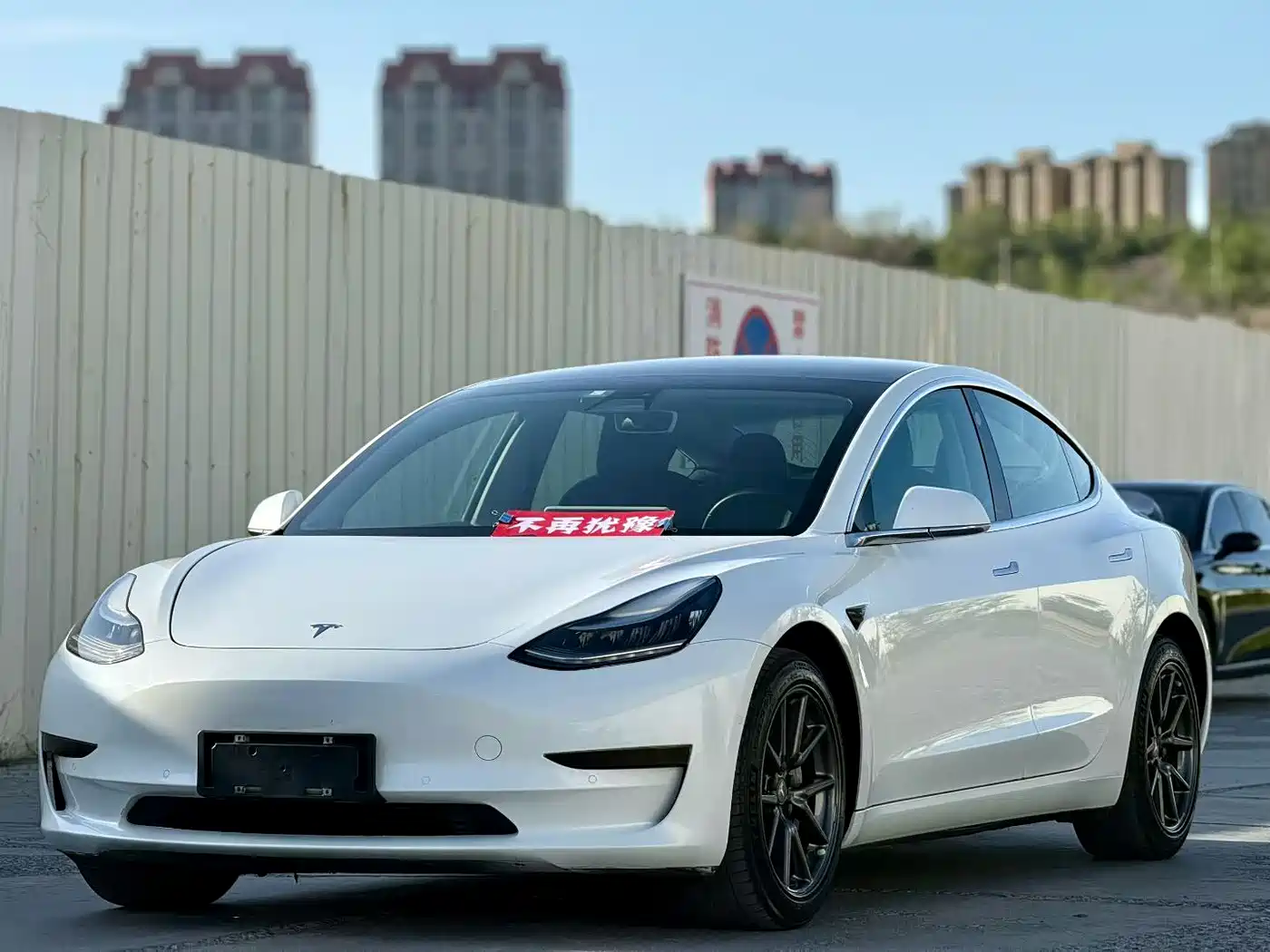 TESLA MODEL 3 (IMPORTED)