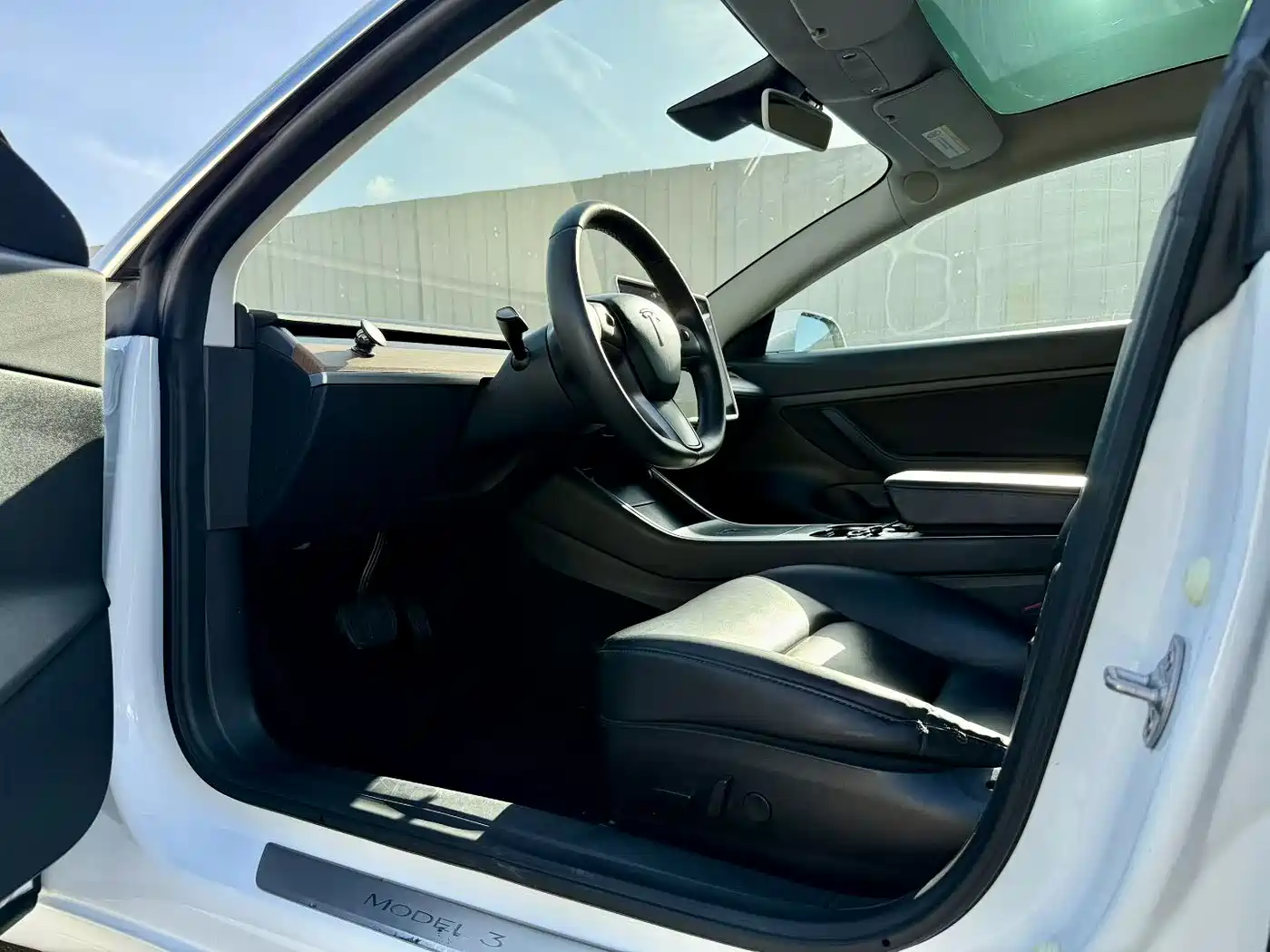 TESLA MODEL 3 (IMPORTED)
