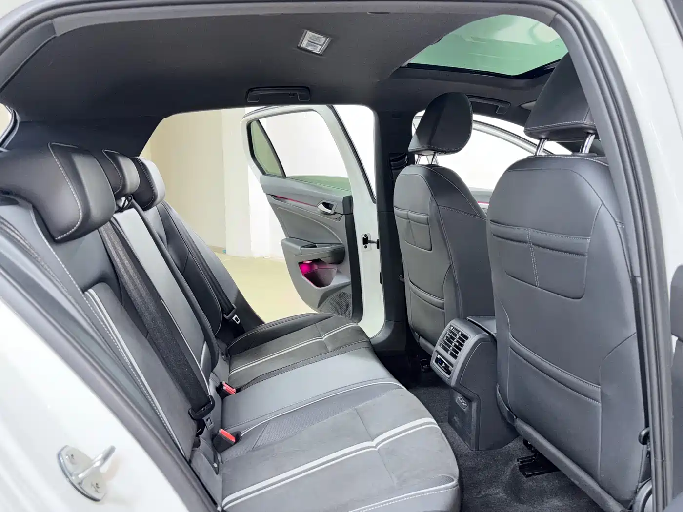 Volkswagen Golf 2021 280TSI DSG R-Line фото 9