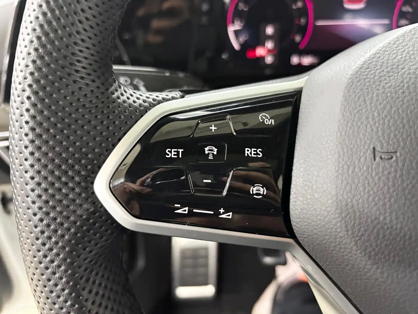 Volkswagen Golf 2021 280TSI DSG R-Line фото 19