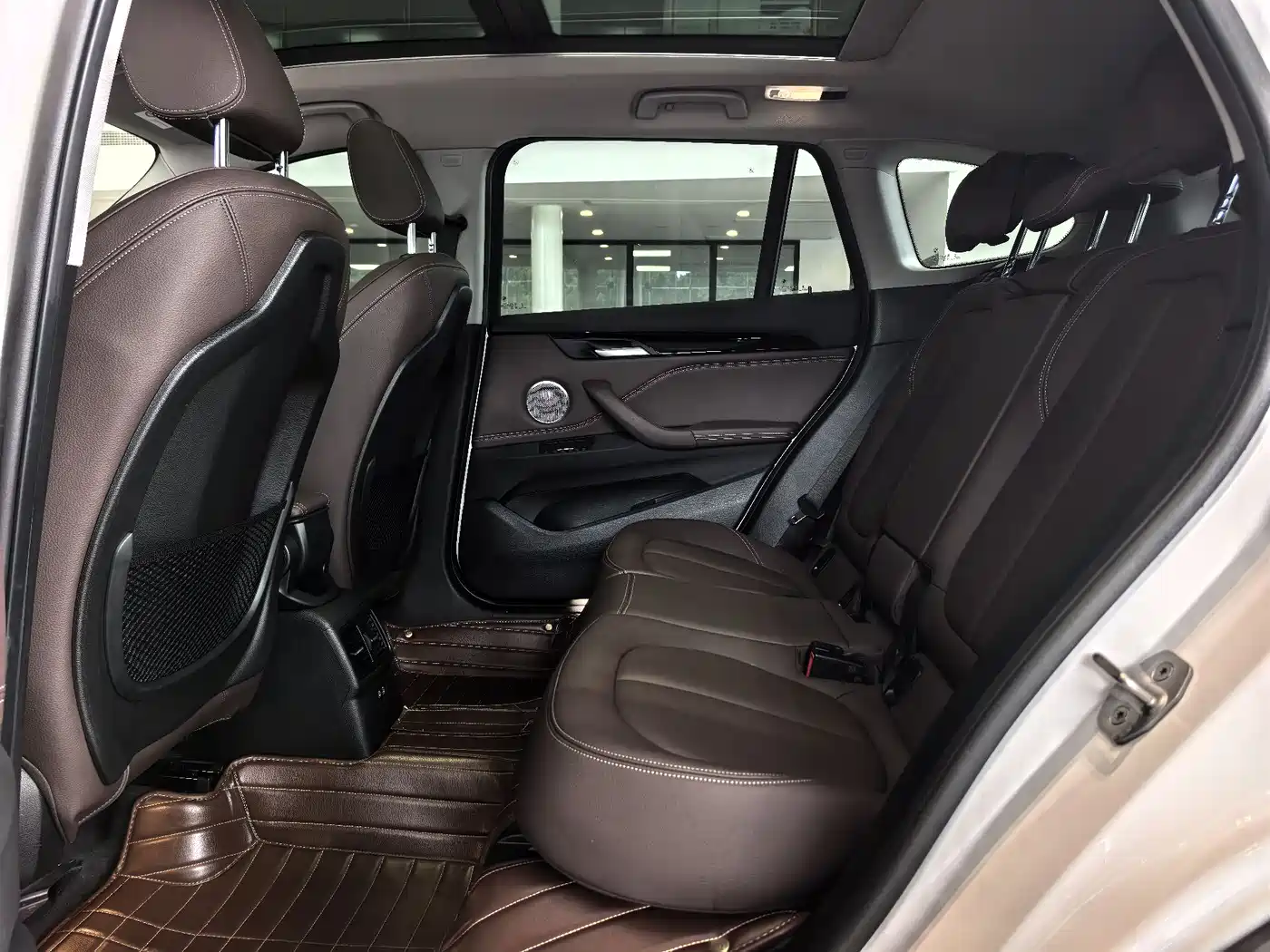 BMW X1 2022 sDrive25Li Leading фото 10