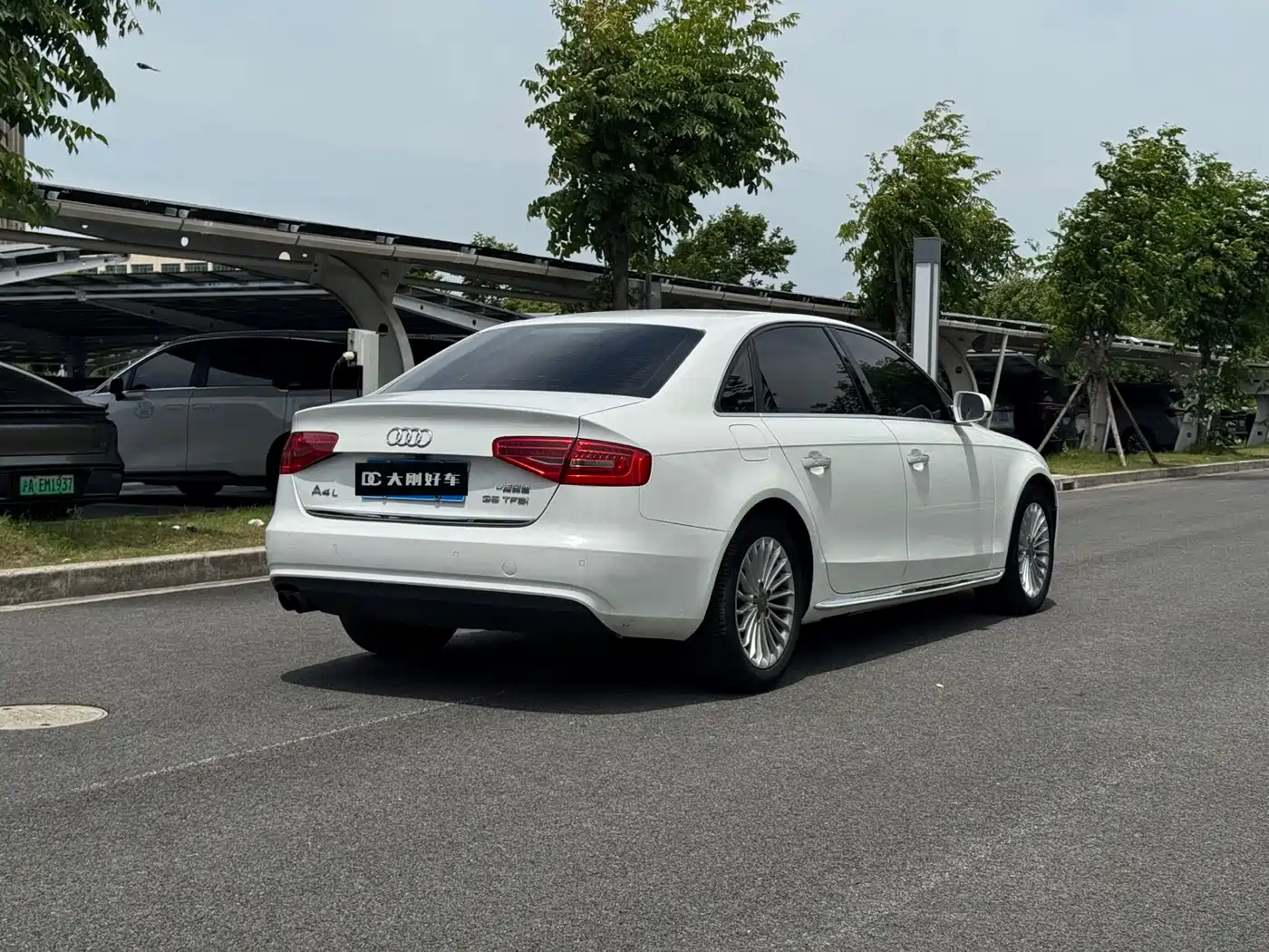 Audi A4L 2015 35 TFSI Auto Comfort фото 5