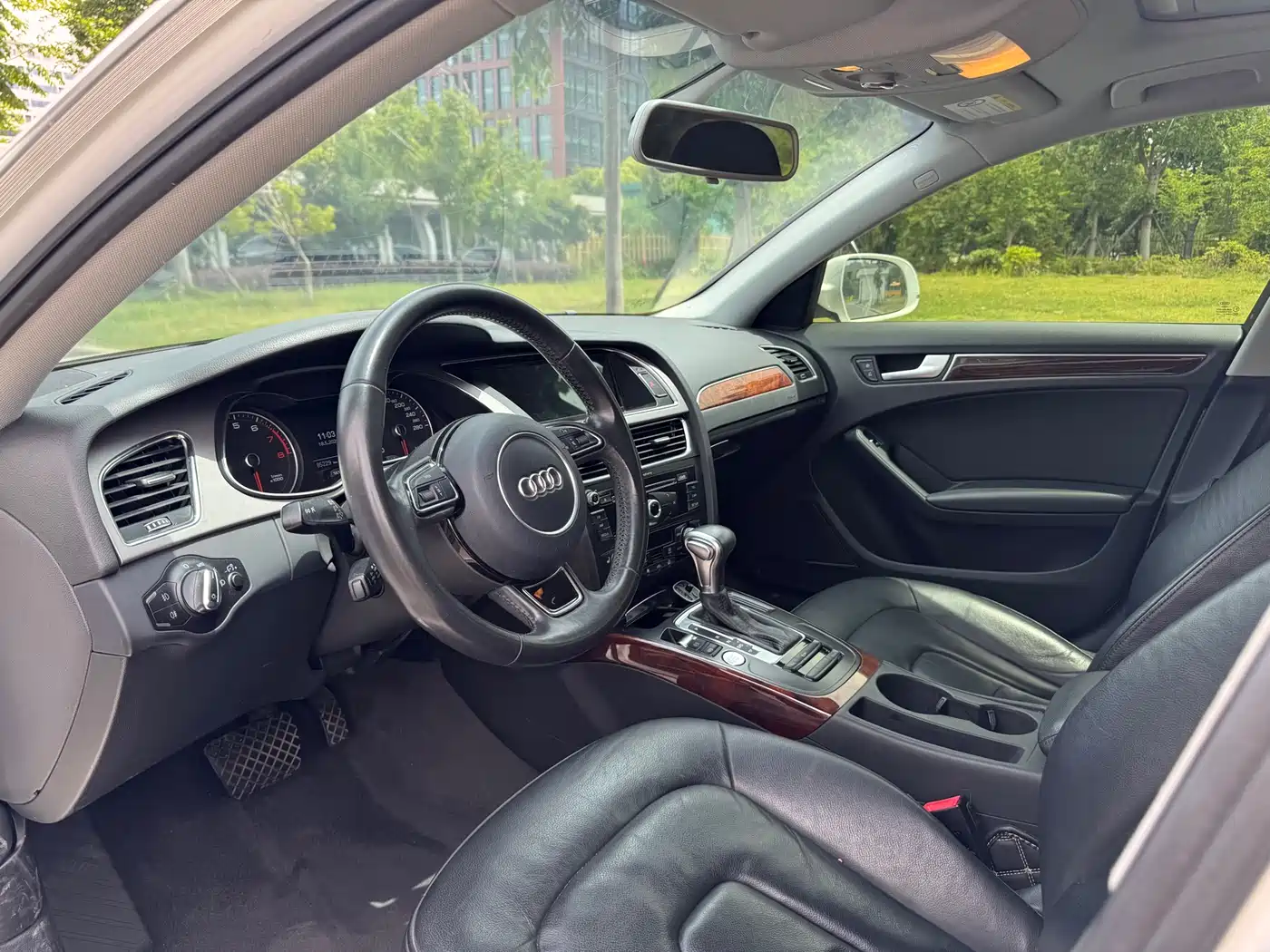 Audi A4L 2015 35 TFSI Auto Comfort фото 9