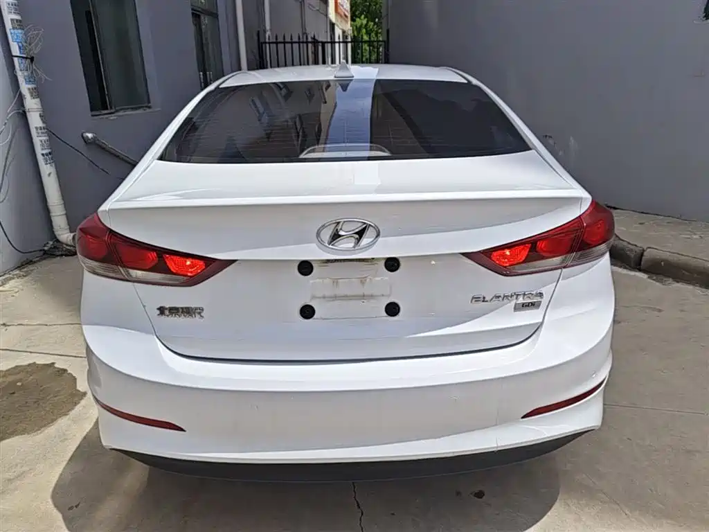 Hyundai Elantra 2016 Model 1.6L Automatic Smart Elite фото 6