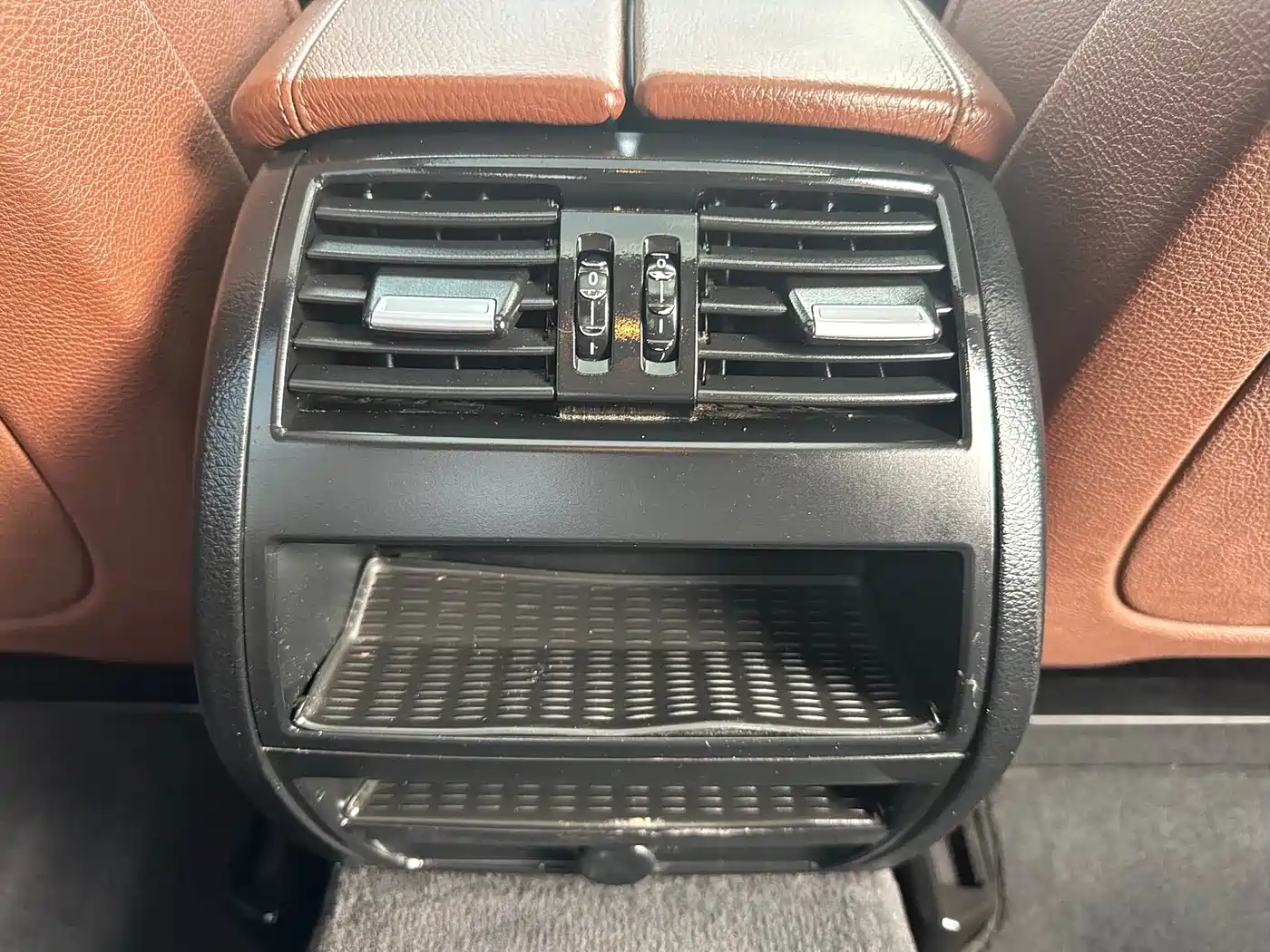 BMW 5 Series 2014 525Li Leading фото 15