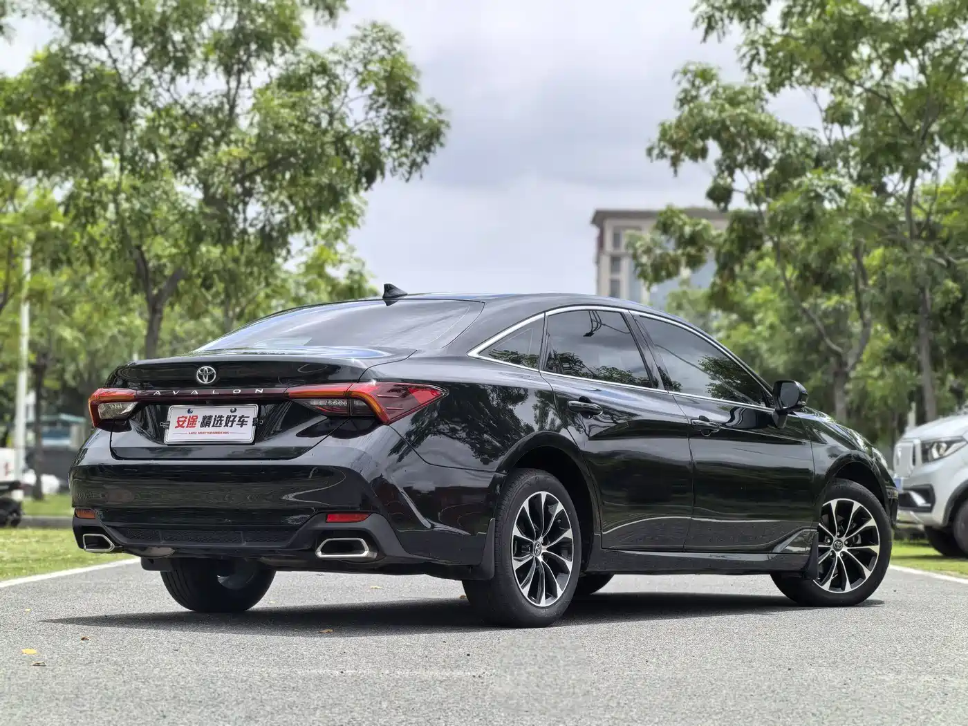 Toyota Avalon 2024 2.0L Luxury Edition фото 3