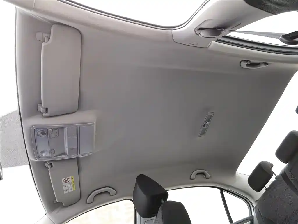 Volkswagen Sagitar 2015 1.6L Manual Fashion фото 14