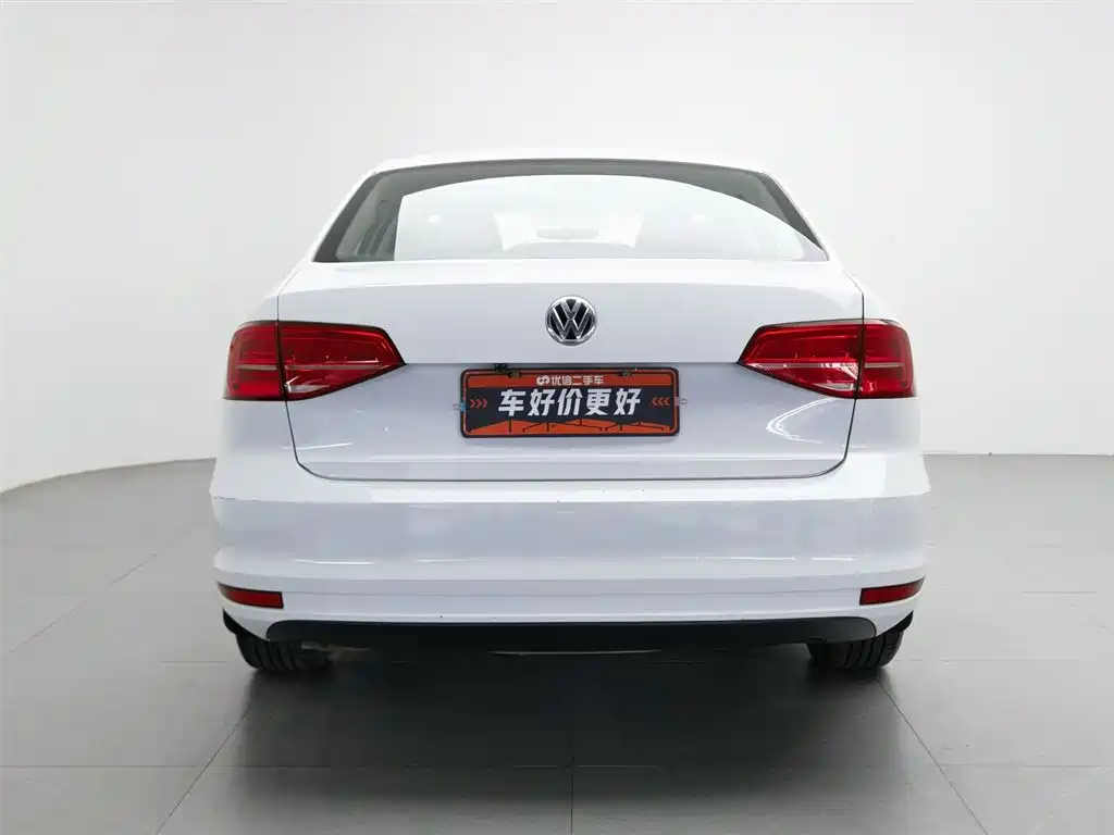 Volkswagen Sagitar 2015 1.6L Manual Fashion фото 4