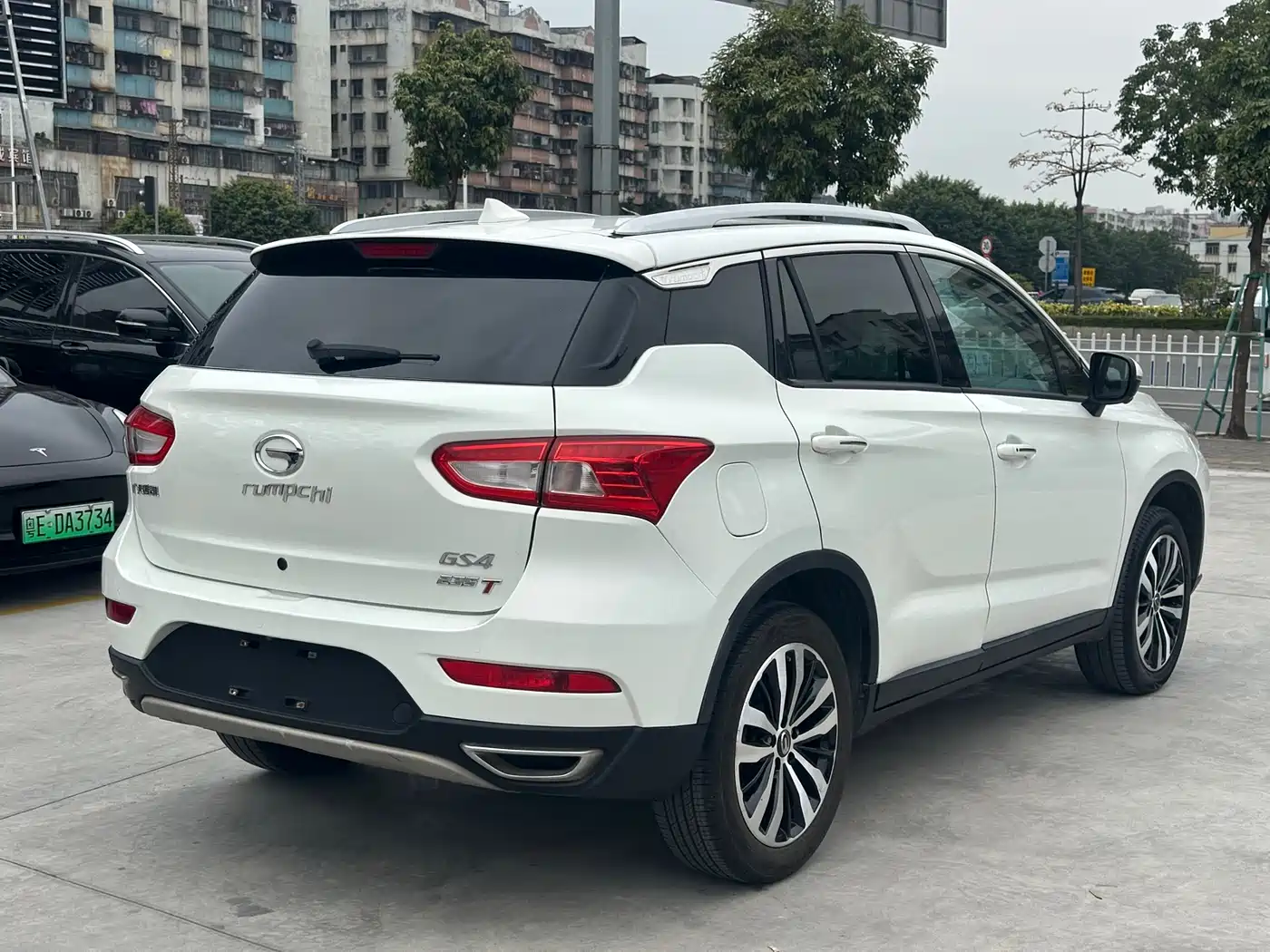 GAC Trumpchi Trumpchi GS4 2017 235T Automatic 2WD Luxury Smart Connected Edition фото 6