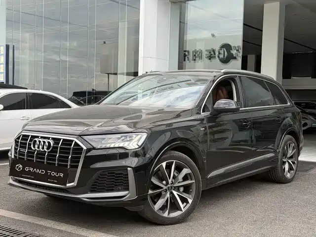 Audi Q7 2023 55 TFSI quattro S line Sport — фото 1