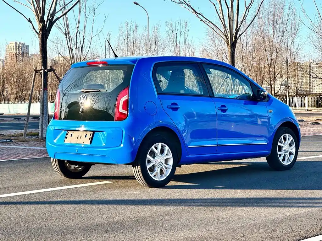 2016 Volkswagen up!