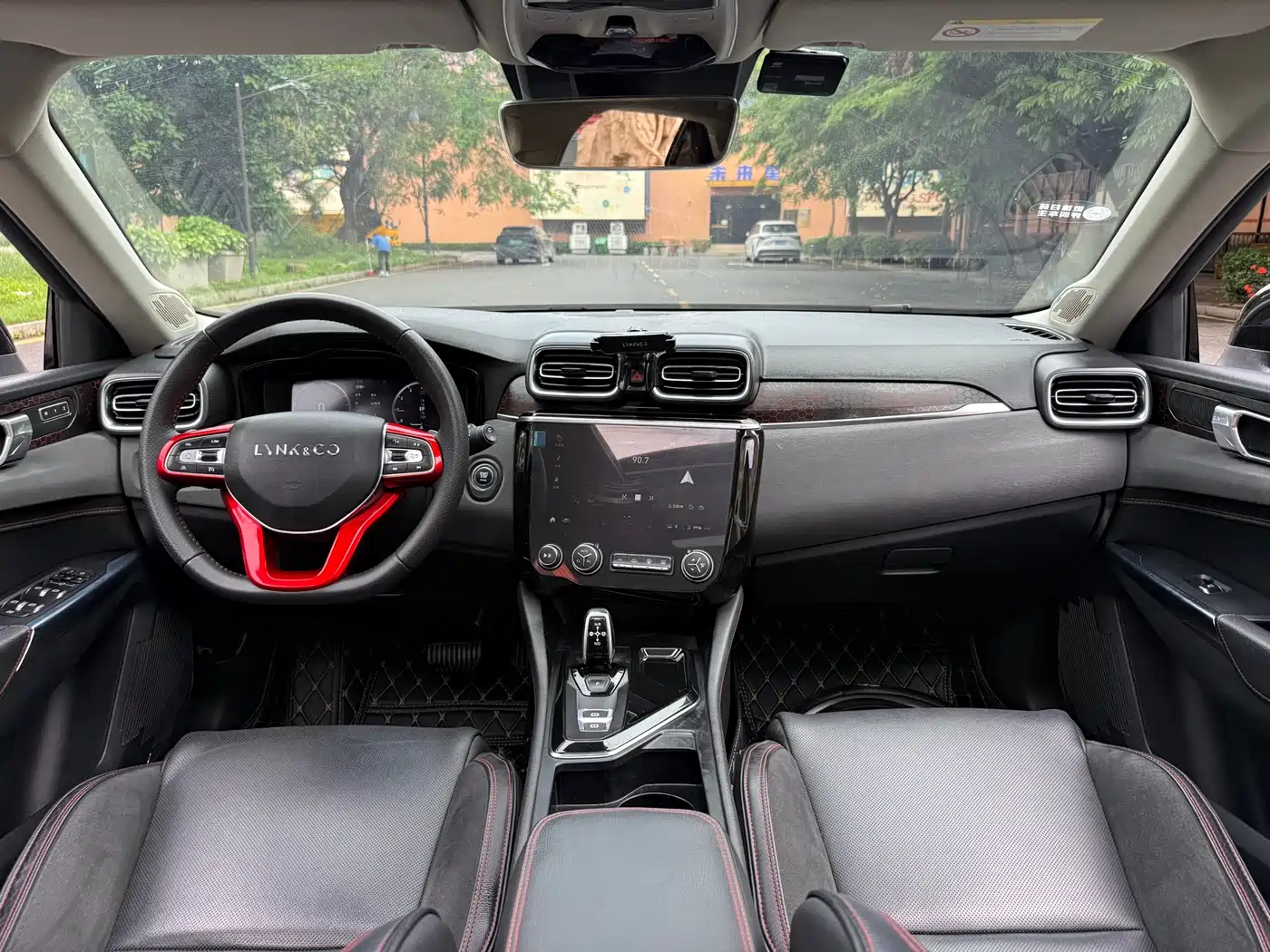 Lynk & Co 02 2018 Model 1.5T DCT 2WD Yao Pro Edition China V фото 12