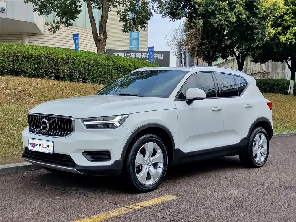 Volvo XC40 2021 Model T4 AWD Smart Drive Fashion Edition