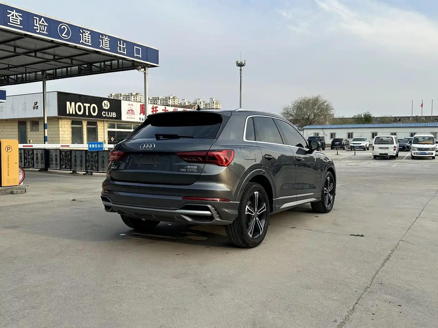 Audi Q3 2022 35 TFSI Fashion Elegance фото 3