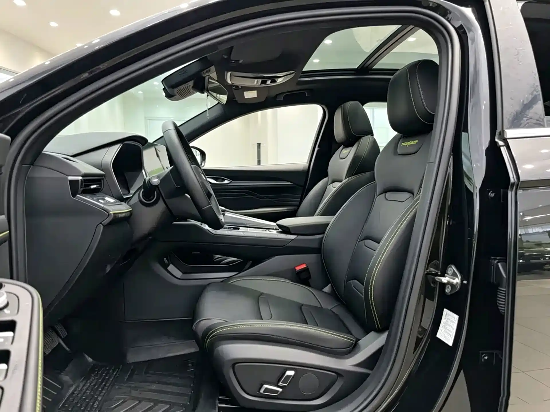 Фото 4 - Geely Preface
