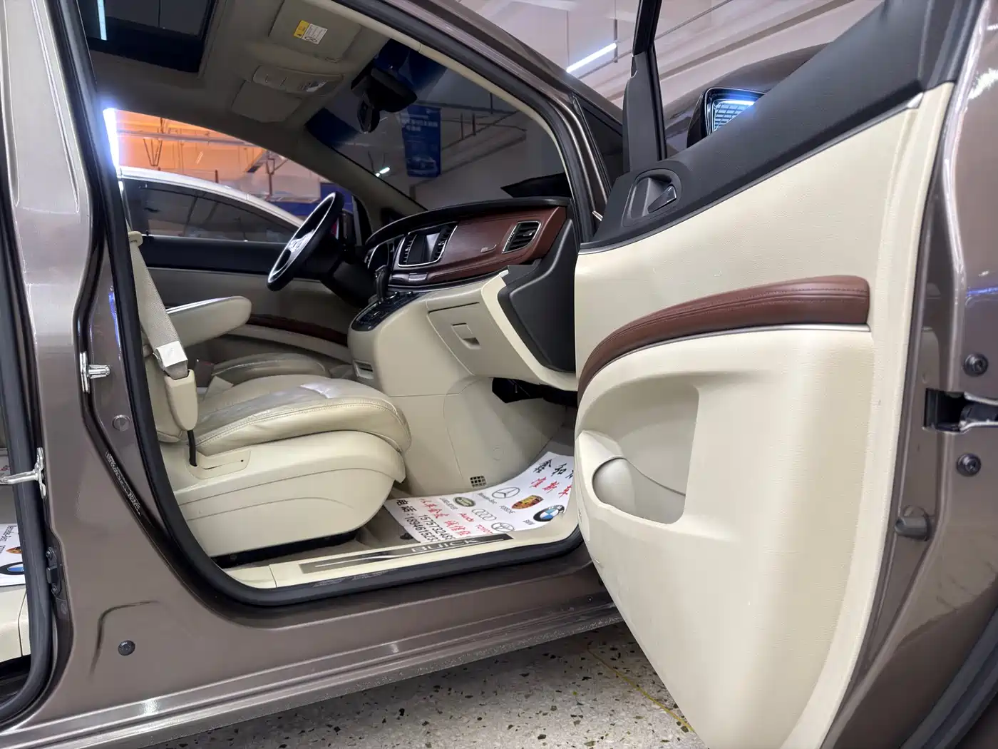 Buick GL8 2014 3.0L XT Luxury Business Flagship фото 8