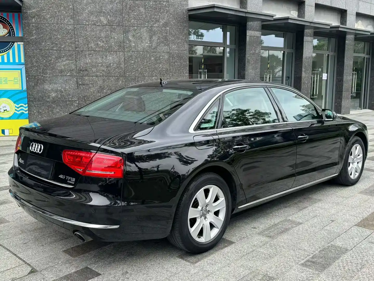 Photo 7 - Audi A8