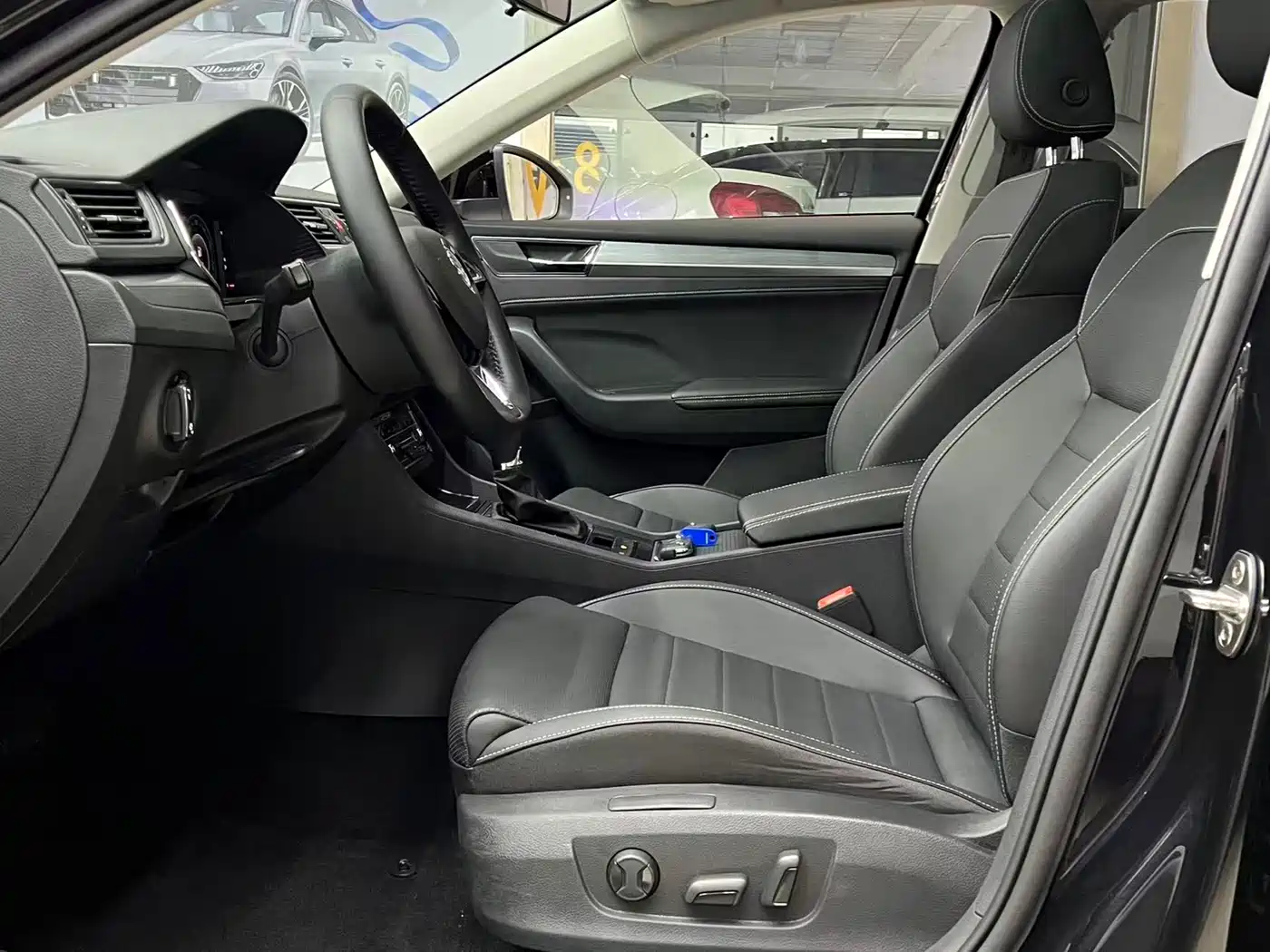 Škoda Superb 2024 TSI280 DSG Premium Edition фото 16