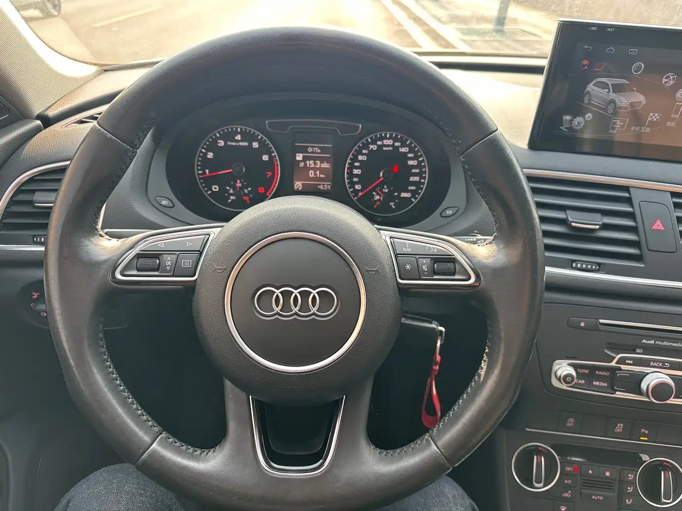 AUDI Q3