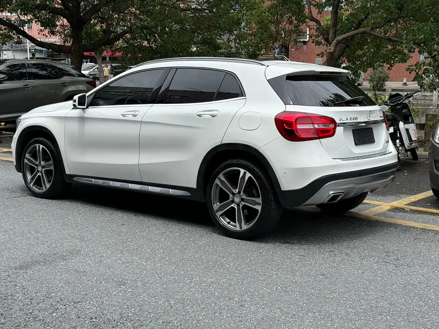 Mercedes-Benz GLA 2016 GLA 220 4MATIC Luxury фото 6