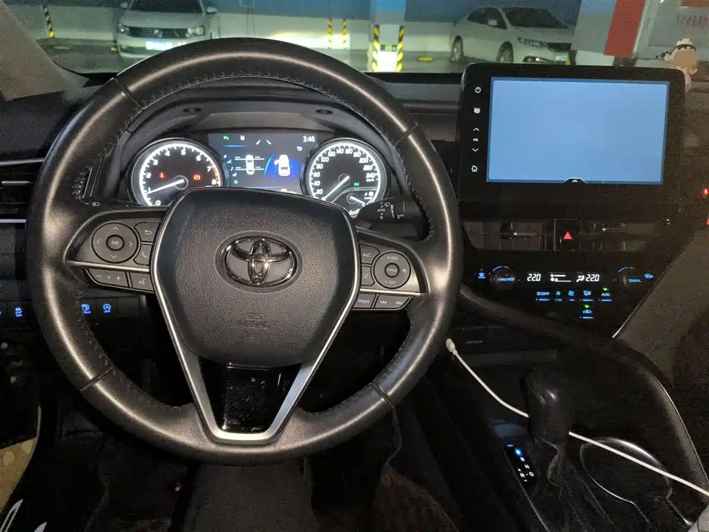 Toyota Camry 2021 2.0G Luxury Edition фото 3