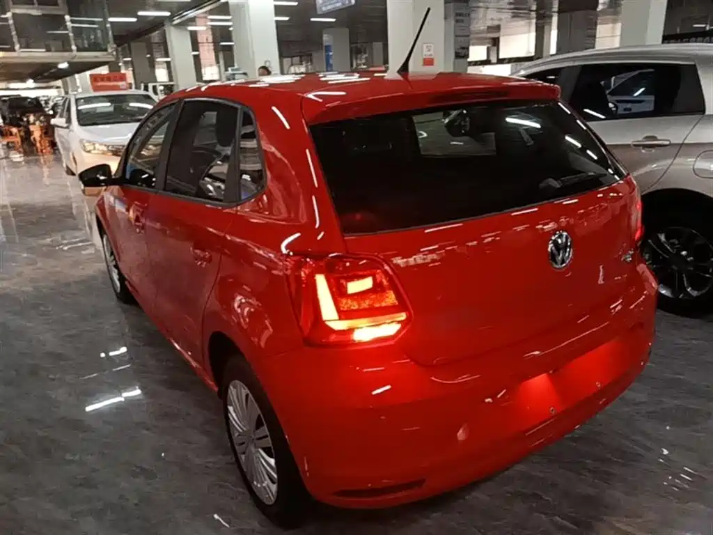 Volkswagen Polo 2016 1.6L Automatic Comfort фото 5