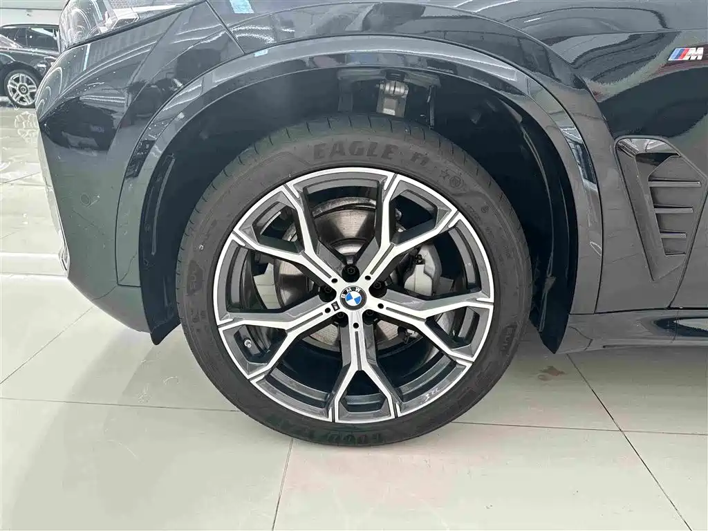 BMW X5 2026 2025 Model xDrive 30Li Exclusive M Sport Blackout Package