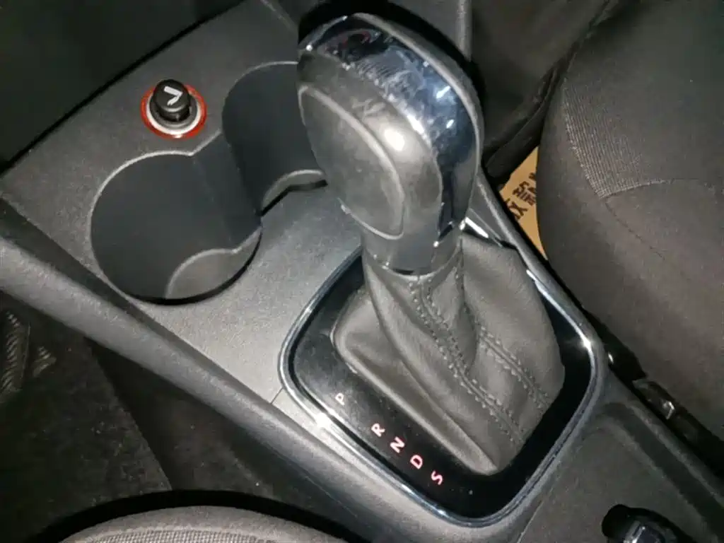 Volkswagen Polo 2016 1.6L Automatic Comfort фото 14