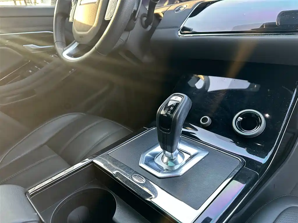 Land Rover Range Rover Evoque 2020 249PS R-DYNAMIC SE Sport Tech Edition фото 18