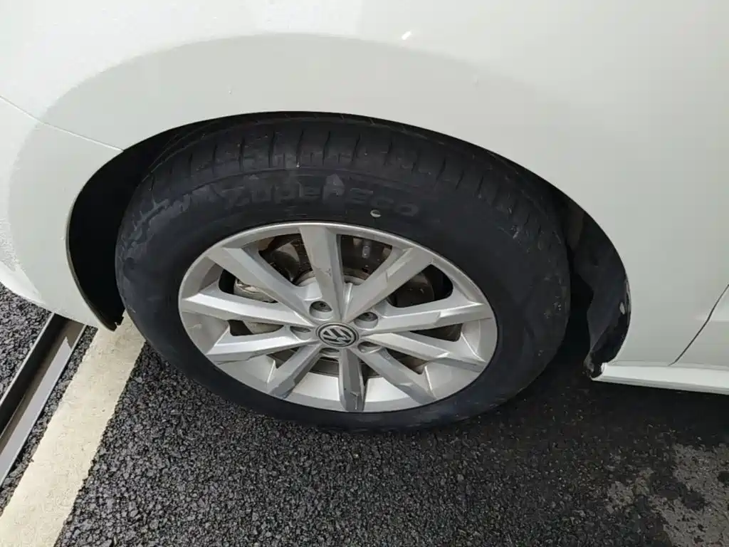 Volkswagen Polo 2014 2014 1.6L Automatic Luxury Edition