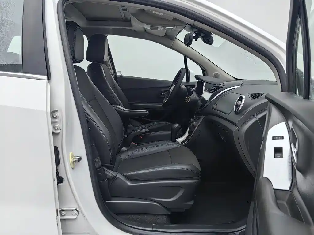 Фото 23 - Chevrolet Trax