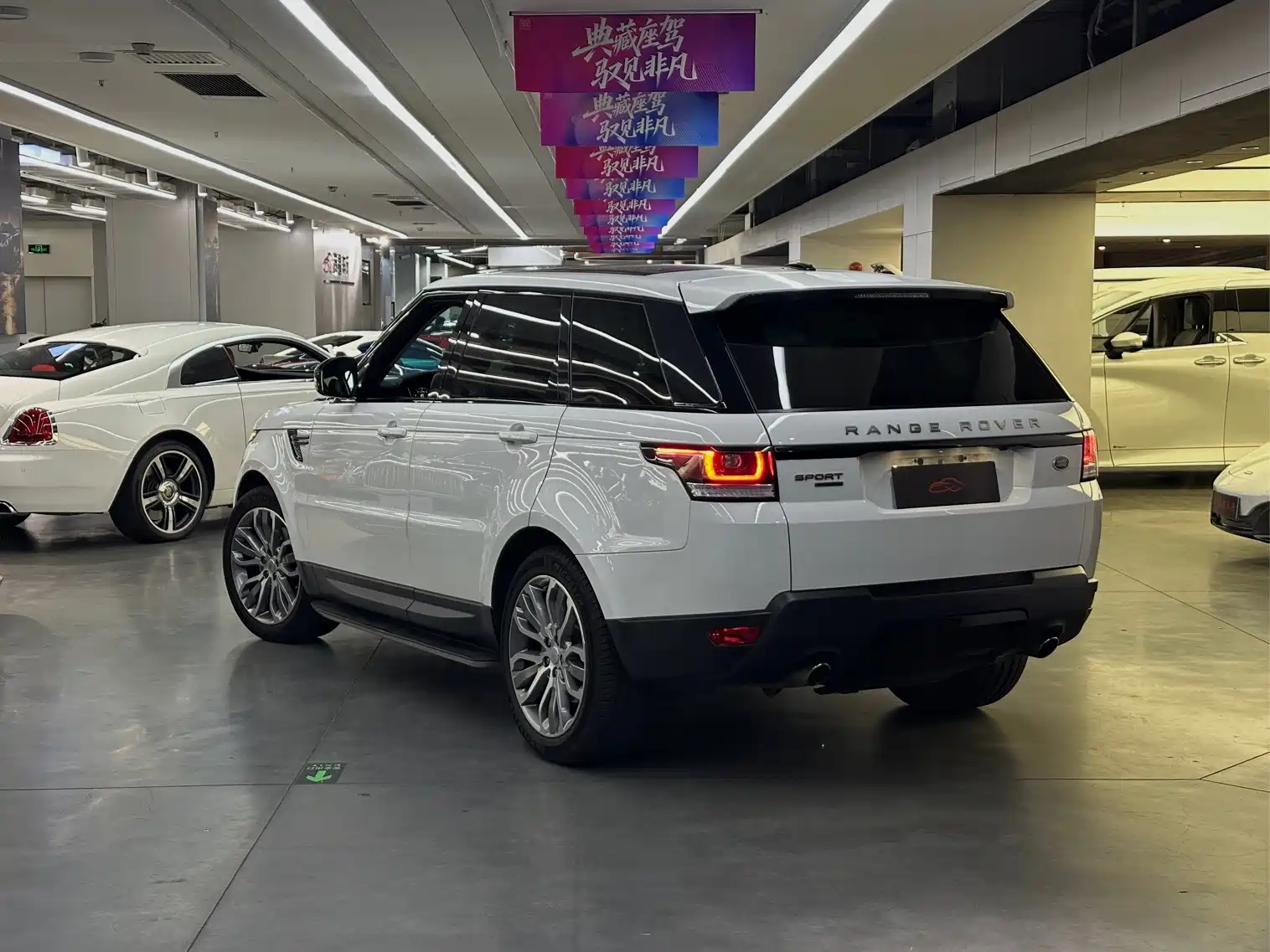 Фото 7 - Land Rover Range Rover Sport