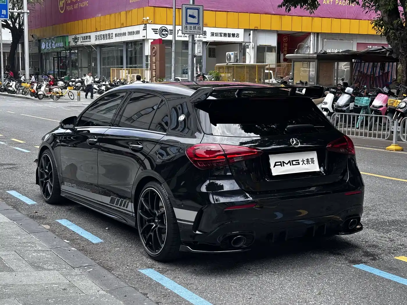 Mercedes-Benz A-Class AMG (Import) 2024 Facelift AMG A 35 4MATIC фото 14