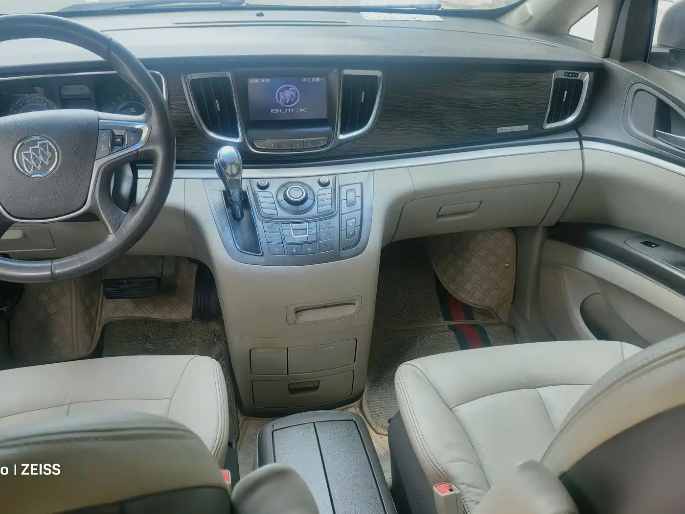 Buick GL8 2011 2.4L LT Luxury Business Executive фото 10