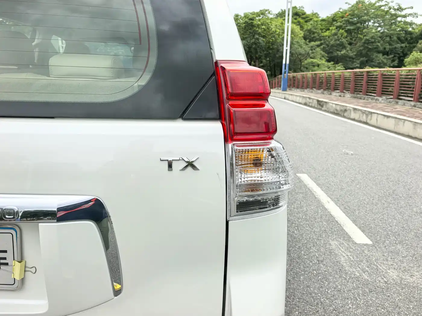 Toyota Prado (Import) 2010 2.7L Auto Luxury фото 15