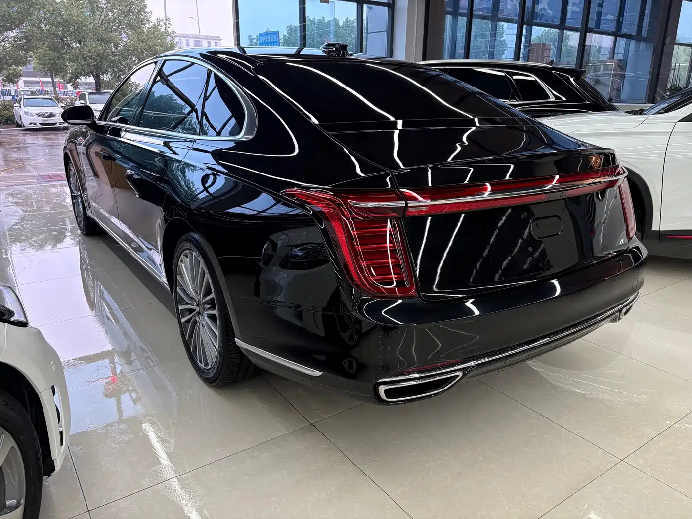 Hongqi H9 2023 Model 2.0T Smart Connect Flagship Edition фото 8