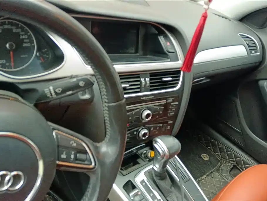 Audi A4L 2013 35 TFSI Automatic Comfort фото 13